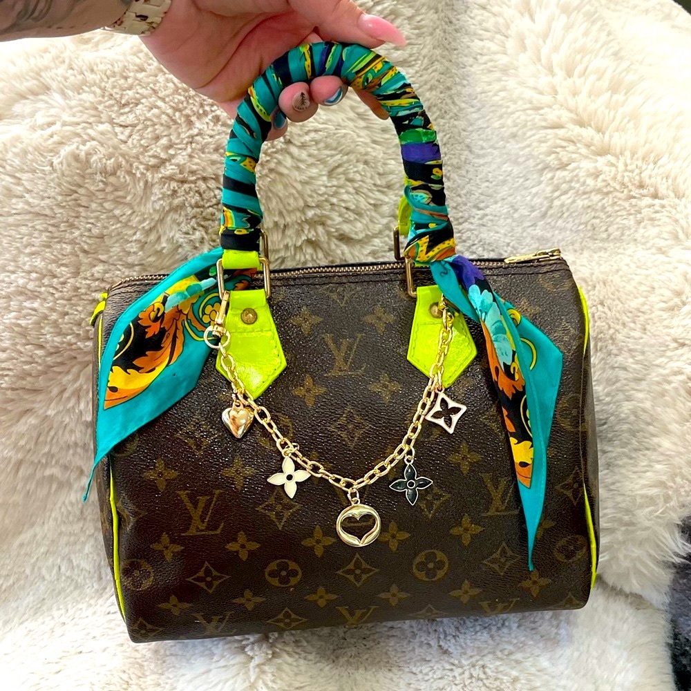 COPY - 🐠LOUIS VUITTON NEON YELLOW SPEEDY 25🐠